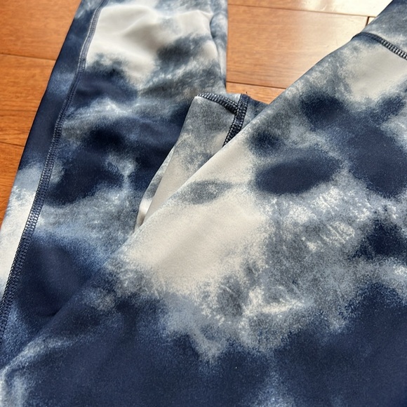 Old Navy Active Go Dry Leggings - Picture 2 of 5